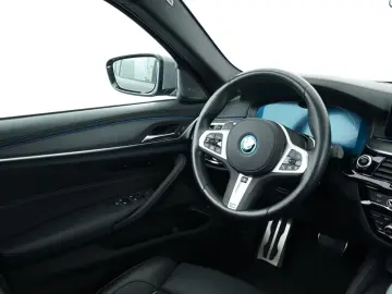 BMW 545e xDrive Limousine (M-Sport Navi HUD H K ACC)