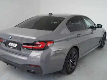 BMW 545e xDrive Limousine (M-Sport Navi HUD H K ACC)