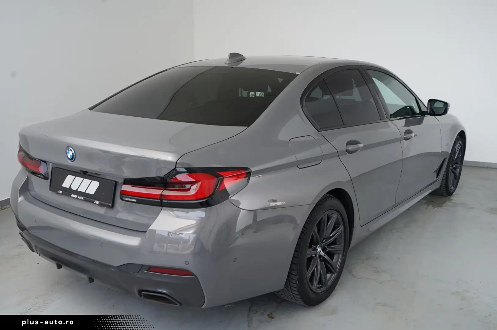 BMW 545e xDrive Limousine (M-Sport Navi HUD H K ACC)
