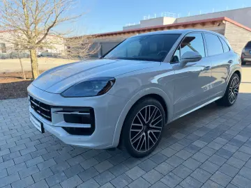 PORSCHE Cayenne S#Facelift#UPE 147.500 -#AHK#Pano#Bose#F