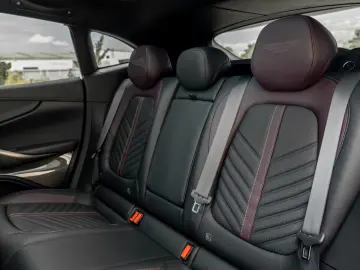 Aston Martin DBX 4.0 V8 DBX707 PURPLE STORM 289K LP Q