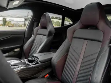 Aston Martin DBX 4.0 V8 DBX707 PURPLE STORM 289K LP Q