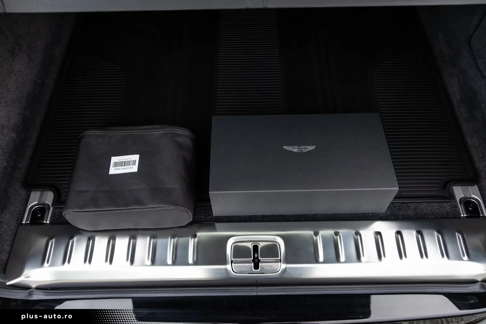 Aston Martin DBX 4.0 V8 DBX707 PURPLE STORM 289K LP Q