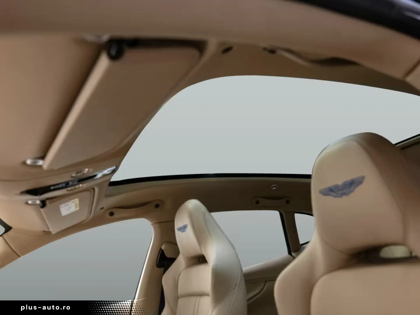 Aston Martin DBX 707 Elwood Blue Sandstorm