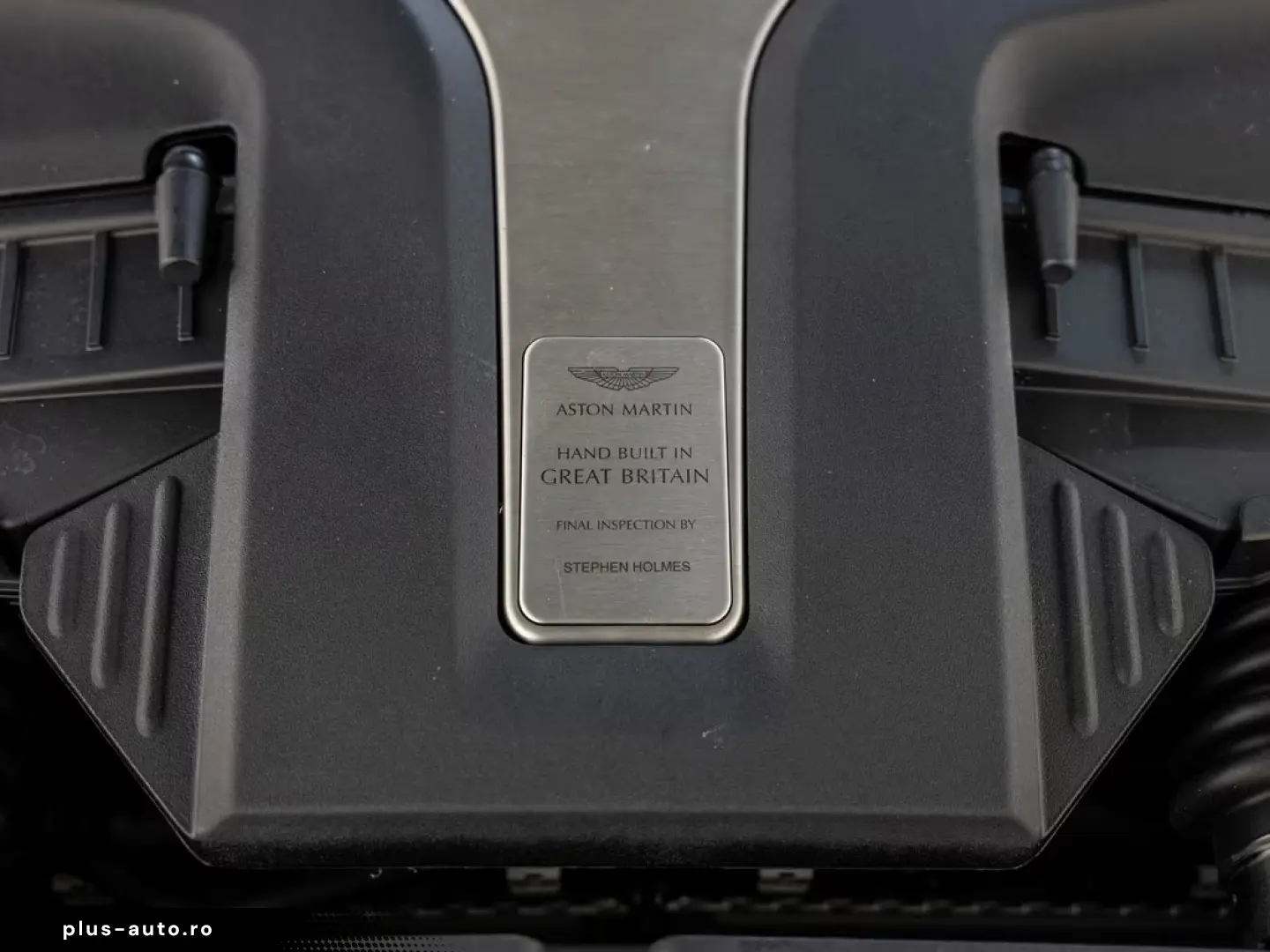 Aston Martin DBX 707 Elwood Blue Sandstorm