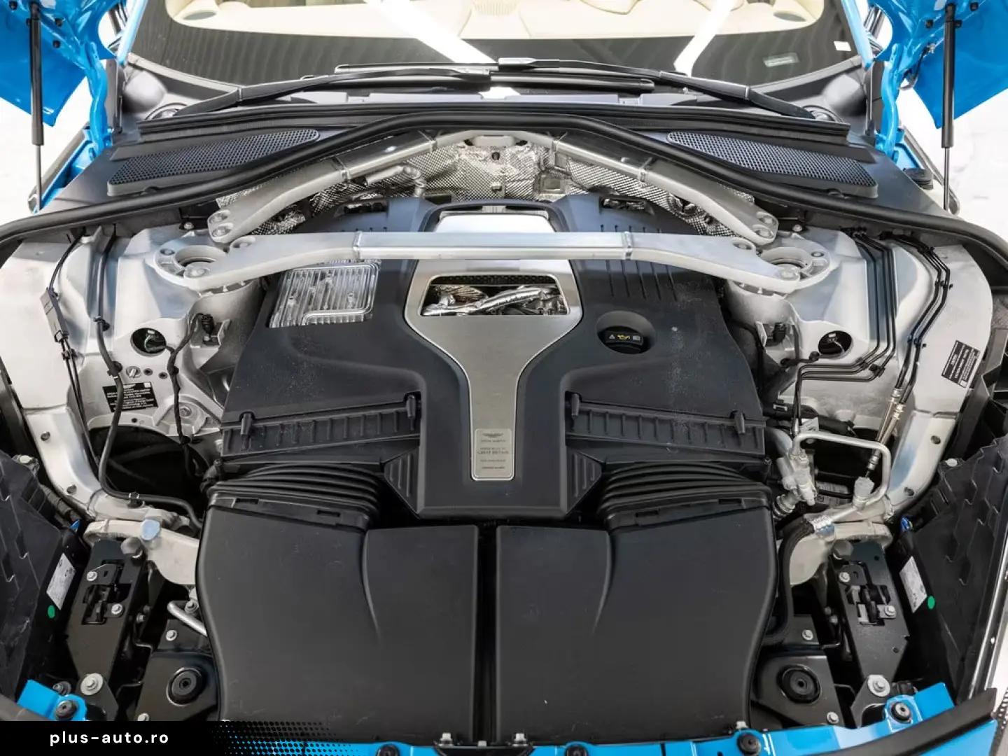 Aston Martin DBX 707 Elwood Blue Sandstorm