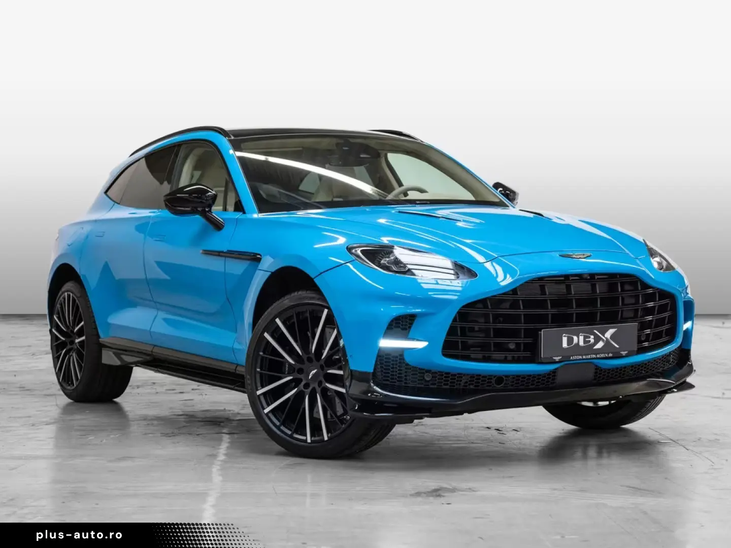 Aston Martin DBX 707 Elwood Blue Sandstorm