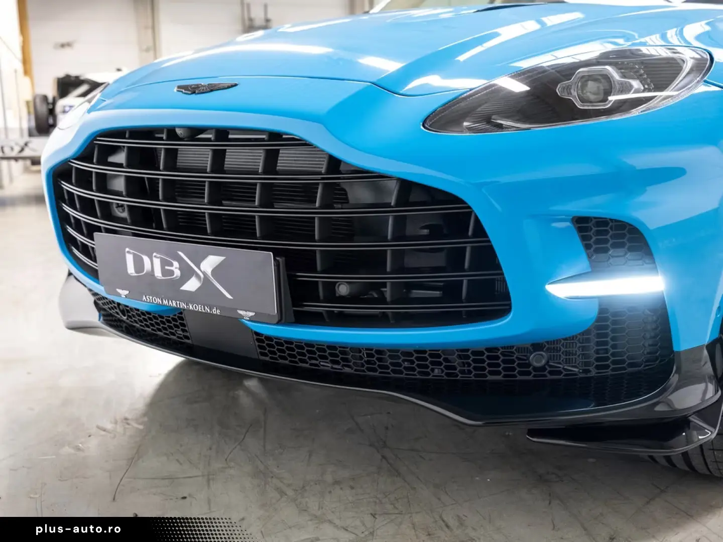 Aston Martin DBX 707 Elwood Blue Sandstorm