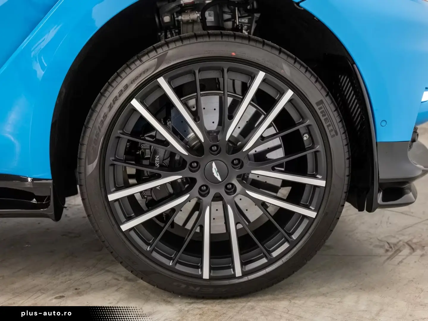 Aston Martin DBX 707 Elwood Blue Sandstorm