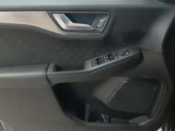 FORD Kuga 2.0 EcoBlue 4x4 Aut. TITANIUM AHK