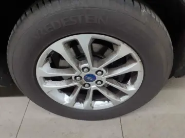 FORD Kuga 2.0 EcoBlue 4x4 Aut. TITANIUM AHK