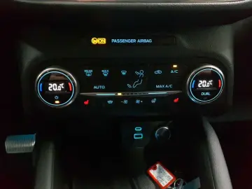 FORD Kuga 2.0 EcoBlue 4x4 Aut. TITANIUM AHK