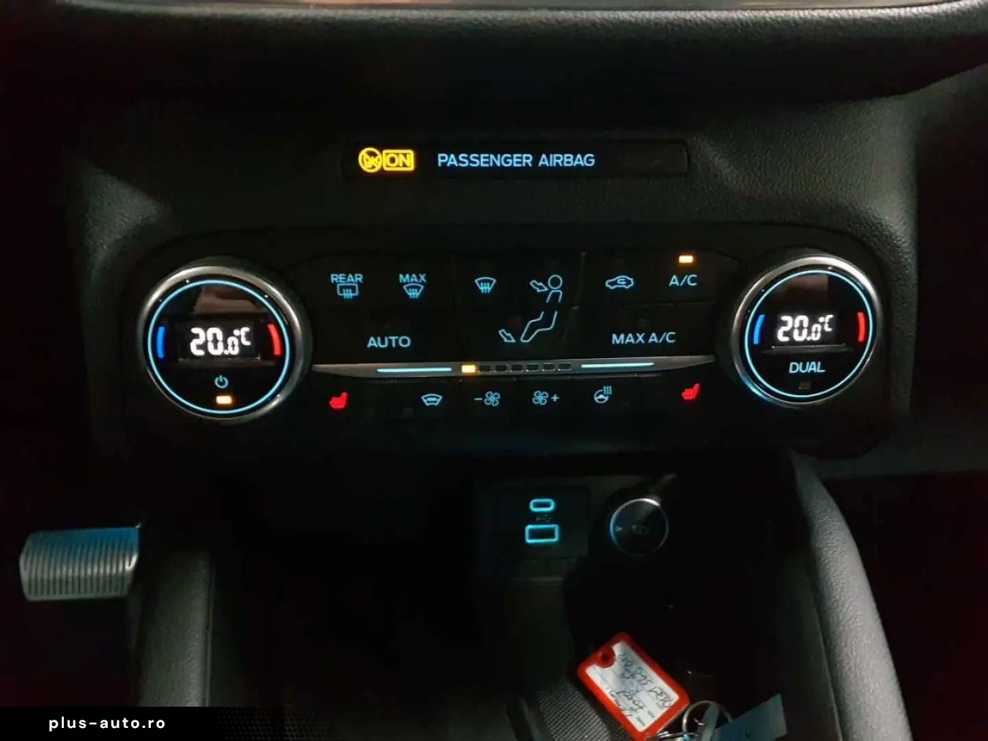 FORD Kuga 2.0 EcoBlue 4x4 Aut. TITANIUM AHK