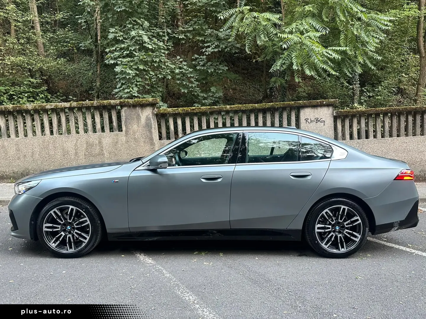 BMW 520d A M Sport Frozen pure gray