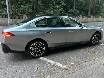 BMW 520d A M Sport Frozen pure gray