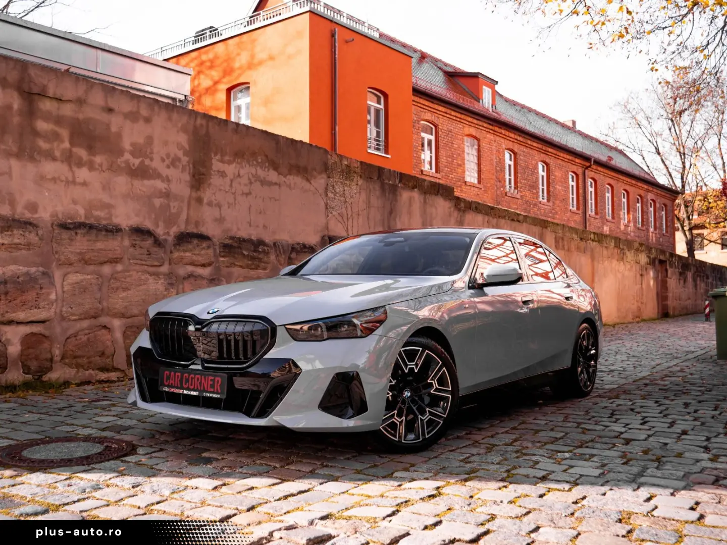 BMW 520d M-SPORTPRO PANO HEADUP KAMRA GLOW H&K