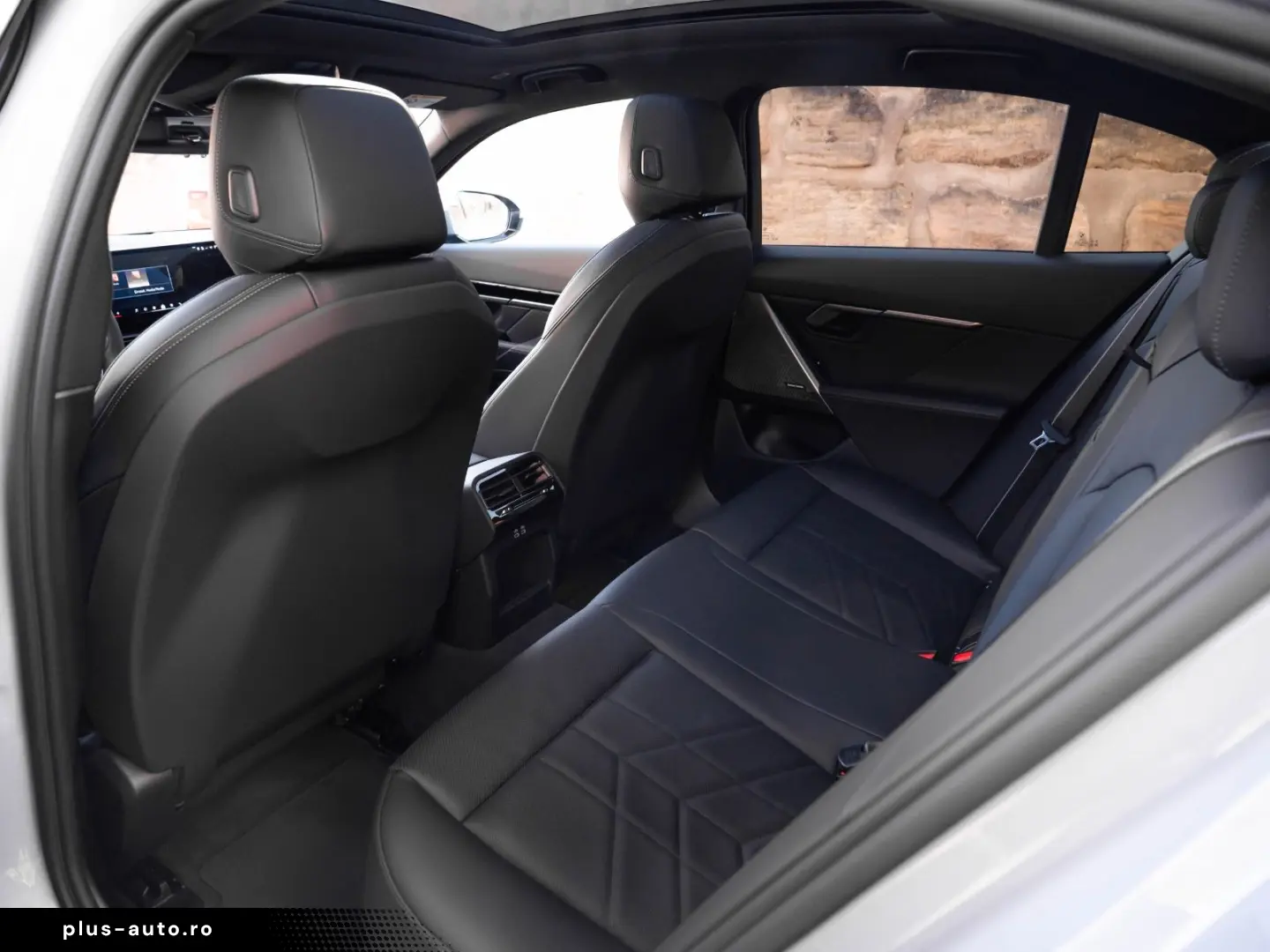 BMW 520d M-SPORTPRO PANO HEADUP KAMRA GLOW H&K