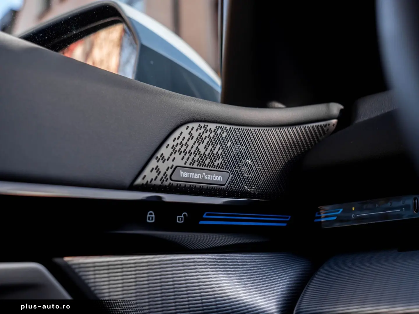 BMW 520d M-SPORTPRO PANO HEADUP KAMRA GLOW H&K