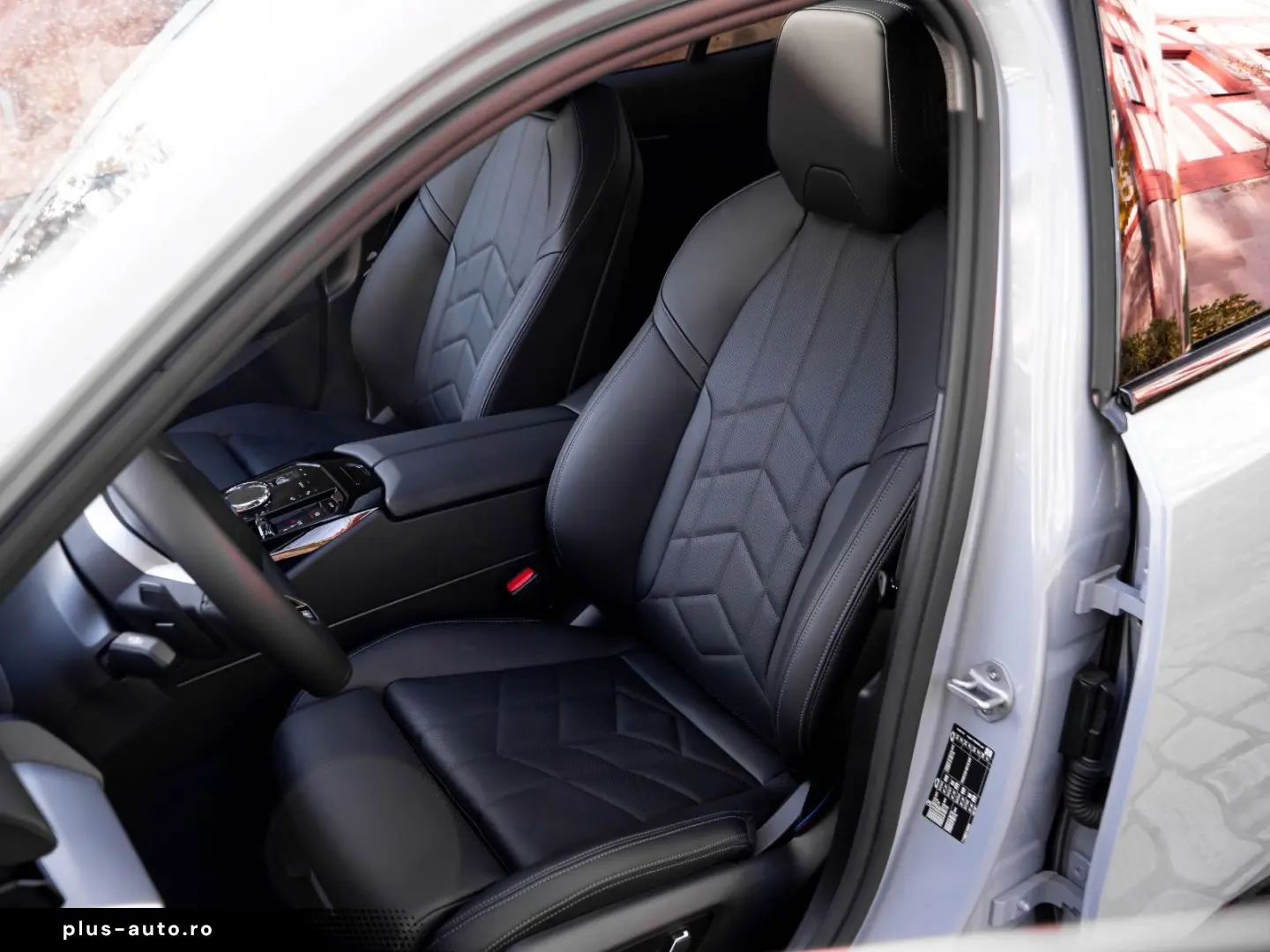 BMW 520d M-SPORTPRO PANO HEADUP KAMRA GLOW H&K