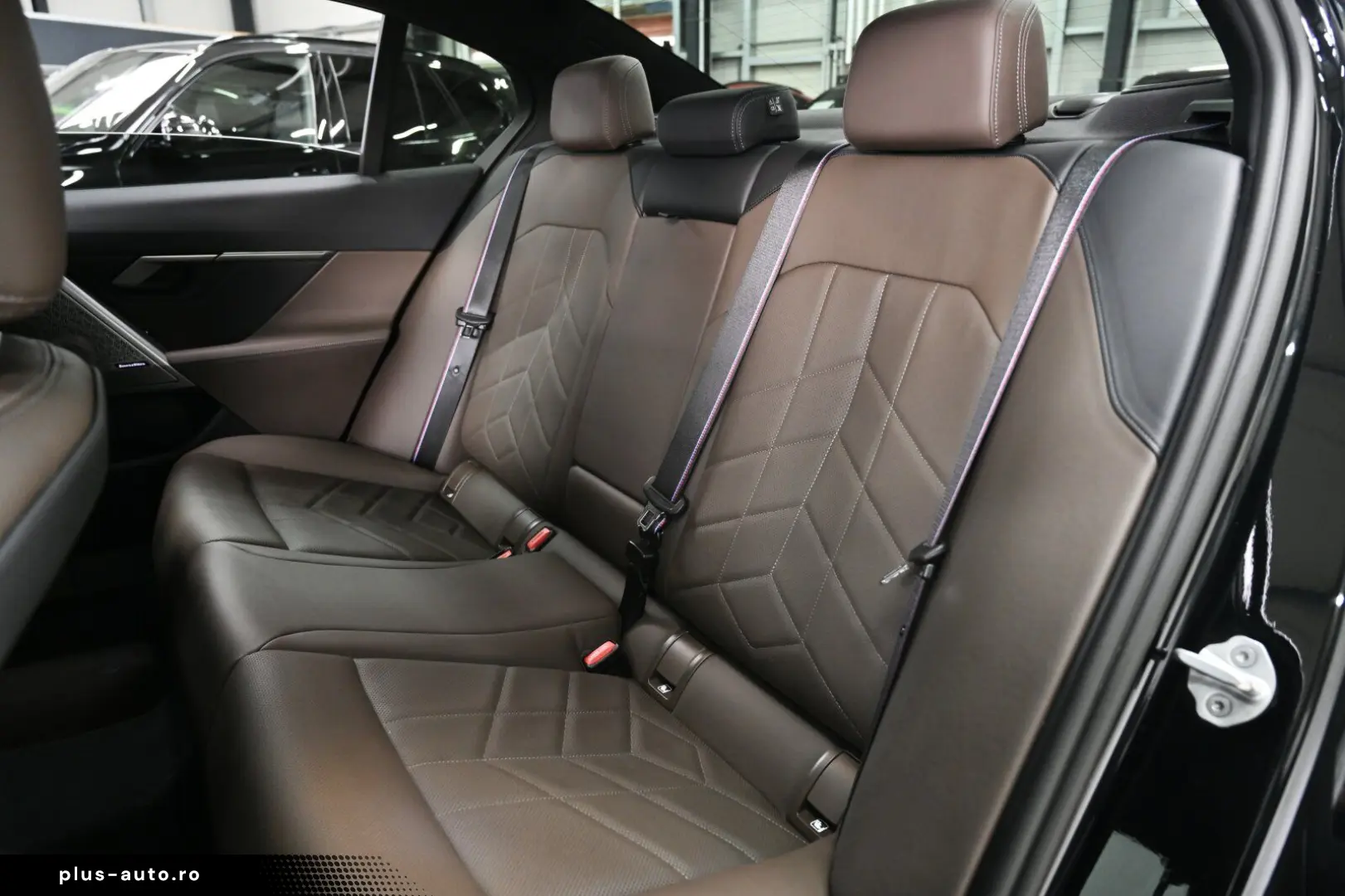 BMW 520d xDrive M-Sport Pro  INNO PANO B&W CARBON