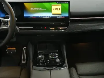 BMW 520d xDrive M-Sport Pro  INNO PANO B&W CARBON