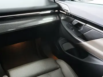 BMW 520d xDrive M-Sport Pro  INNO PANO B&W CARBON