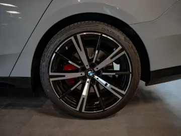 BMW 520 d Limousine M-Sport  Innopak  H&K Autob.Ass.