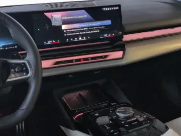 BMW 520d M SPORT PRO PANO Adap.LED H K ICONIC GLOW