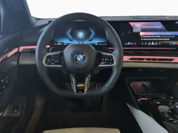 BMW 520d M SPORT PRO PANO Adap.LED H K ICONIC GLOW