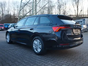 SKODA Octavia Combi Ambition