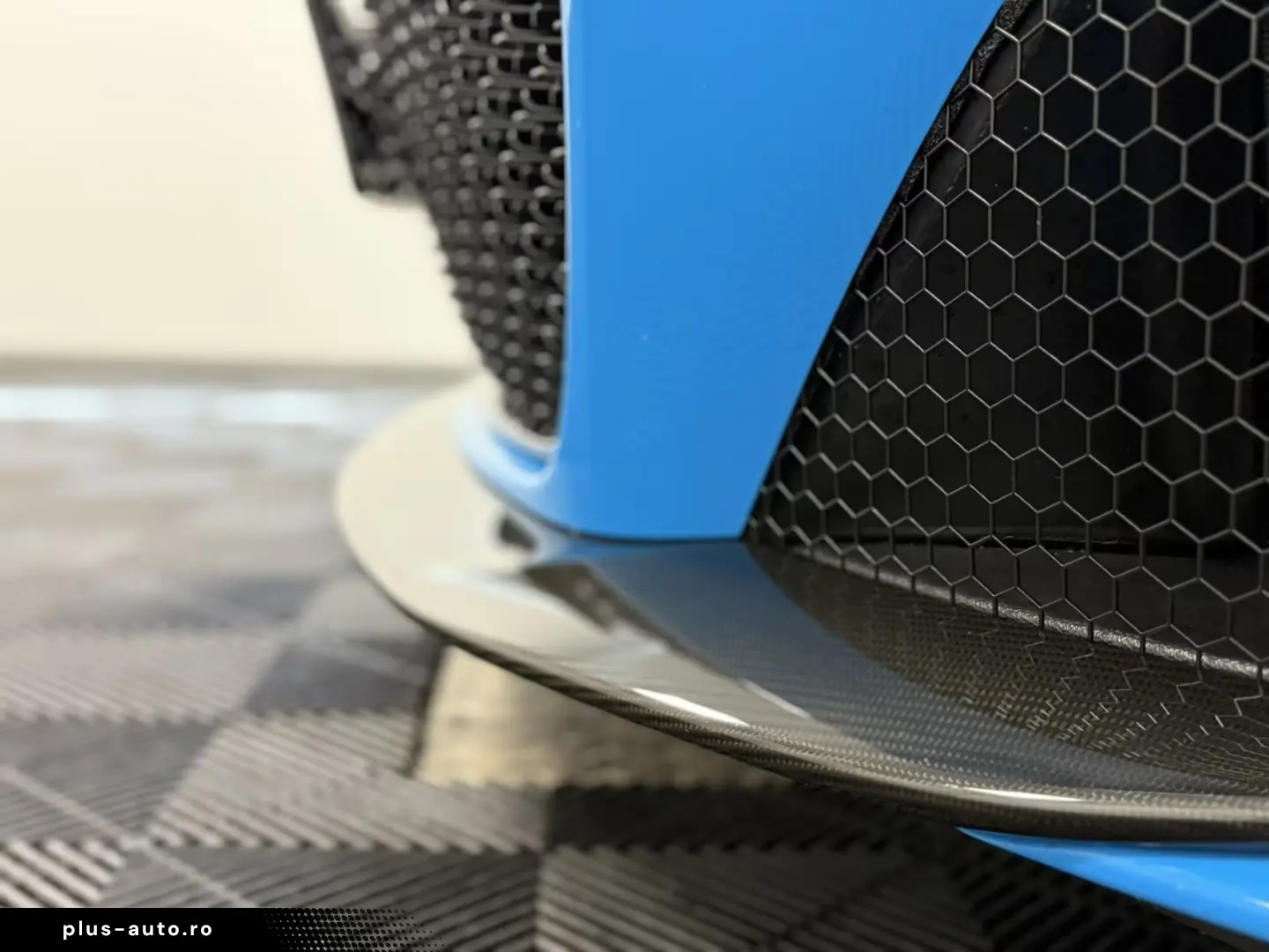 Aston Martin DBS Volante   Elwood Blue-Vivid Red   Titan-AGA