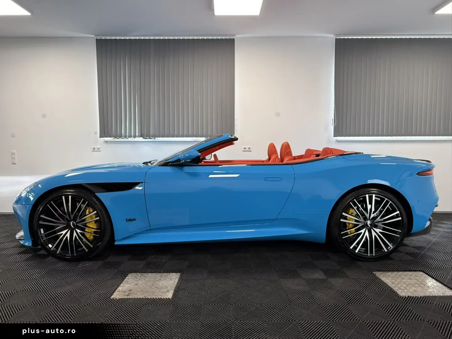 Aston Martin DBS Volante   Elwood Blue-Vivid Red   Titan-AGA