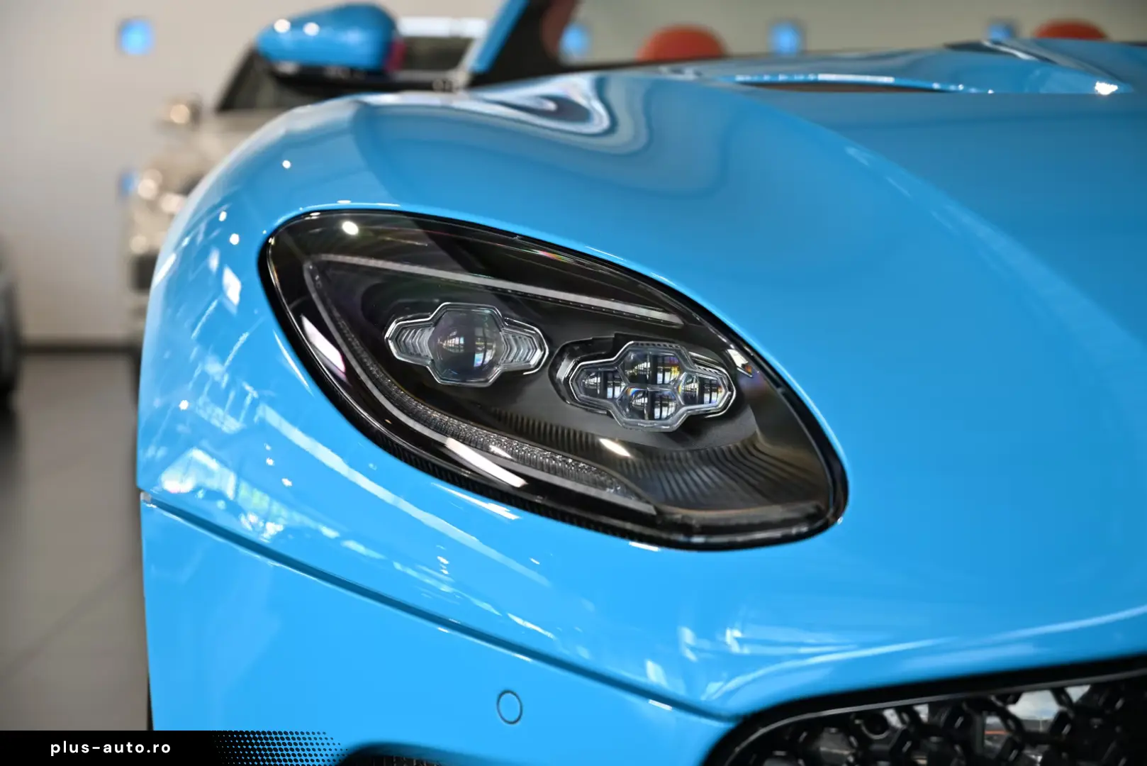 Aston Martin DBS Volante   Elwood Blue-Vivid Red   Titan-AGA