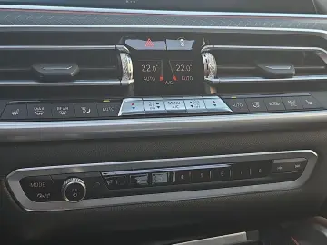 BMW X6 xDrive 40i MSport   HUP PANO AHK H&K 360