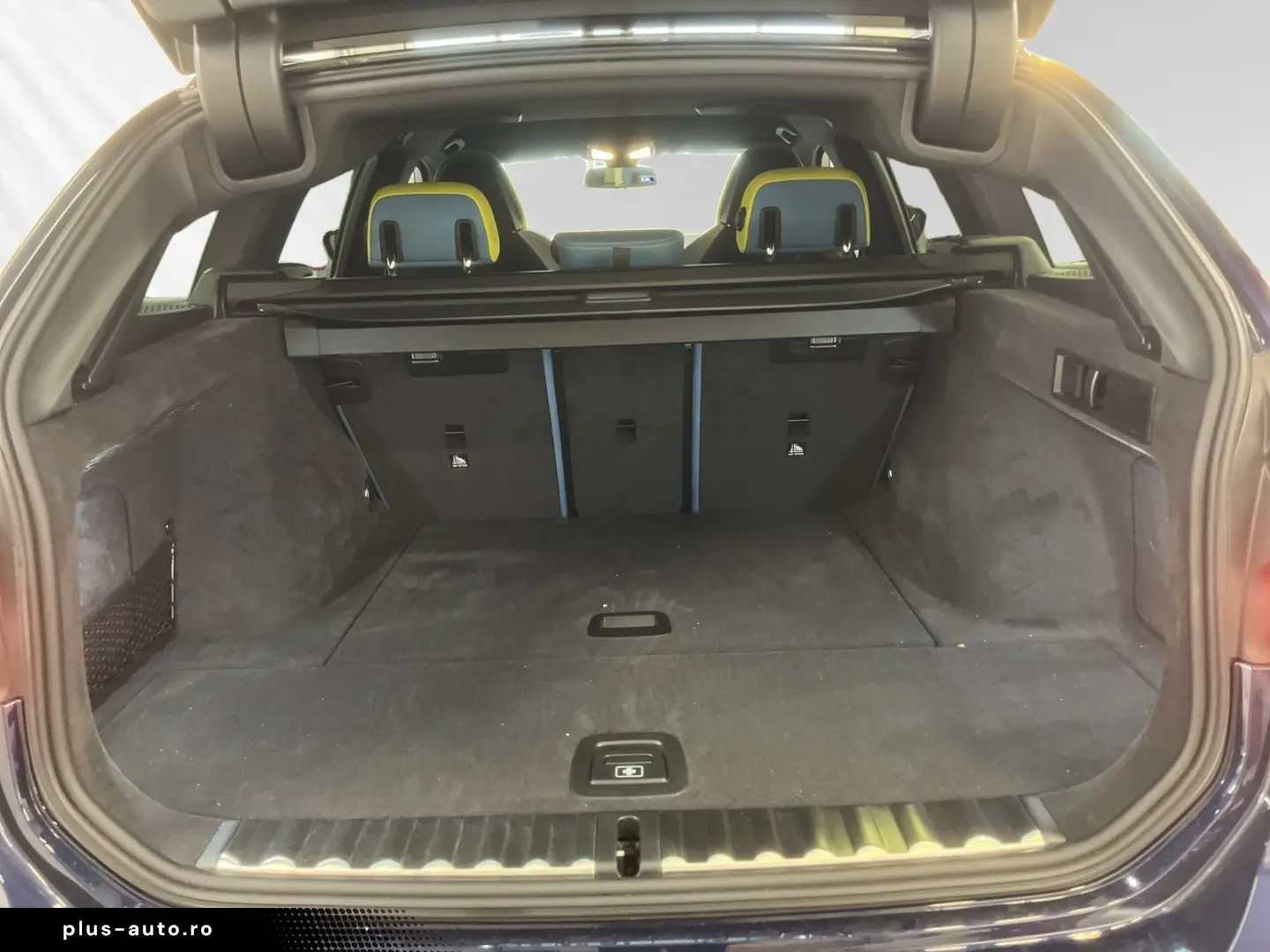 BMW M3 Competition M xDrive Touring H K Head-Up