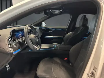 MERCEDES-BENZ E 300 e AMG LED MBUX 360 KAM DISTR AMB&hellip;