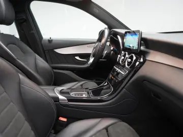 MERCEDES-BENZ GLC 300 e 4Matic