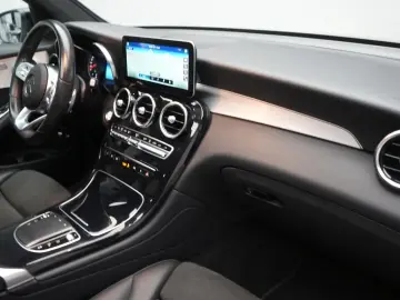 MERCEDES-BENZ GLC 300 e 4Matic