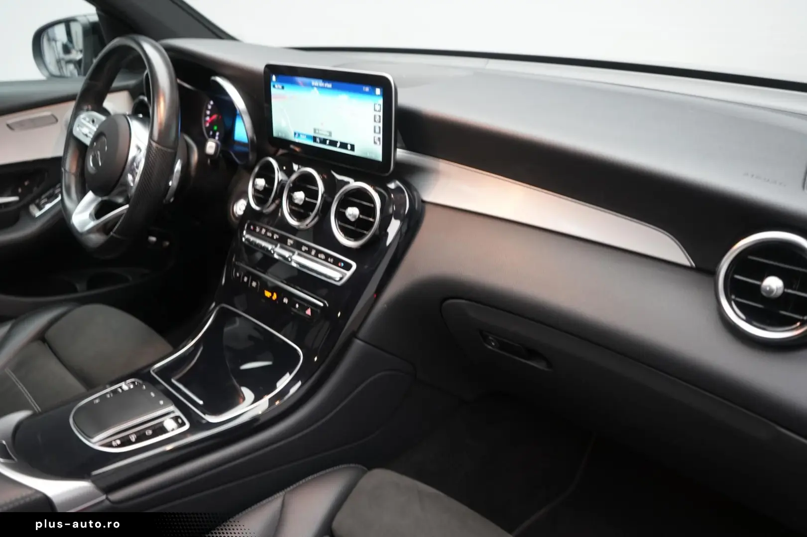 MERCEDES-BENZ GLC 300 e 4Matic