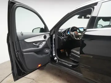 MERCEDES-BENZ GLC 300 e 4Matic