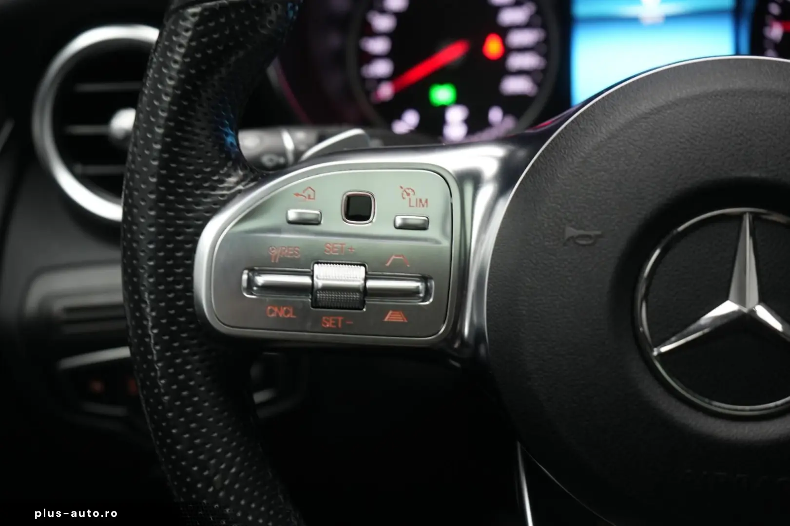 MERCEDES-BENZ GLC 300 e 4Matic