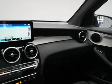 MERCEDES-BENZ GLC 300 e 4Matic