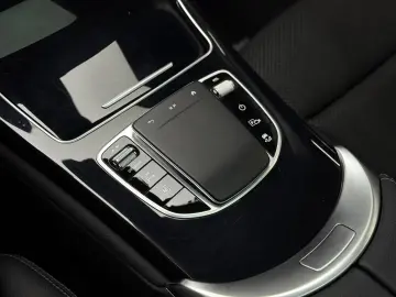 MERCEDES-BENZ GLC 300 e 4Matic