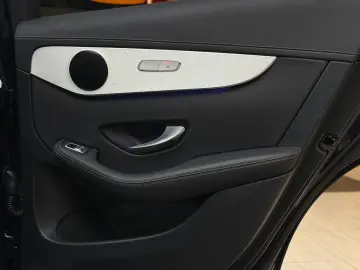 MERCEDES-BENZ GLC 300 e 4Matic