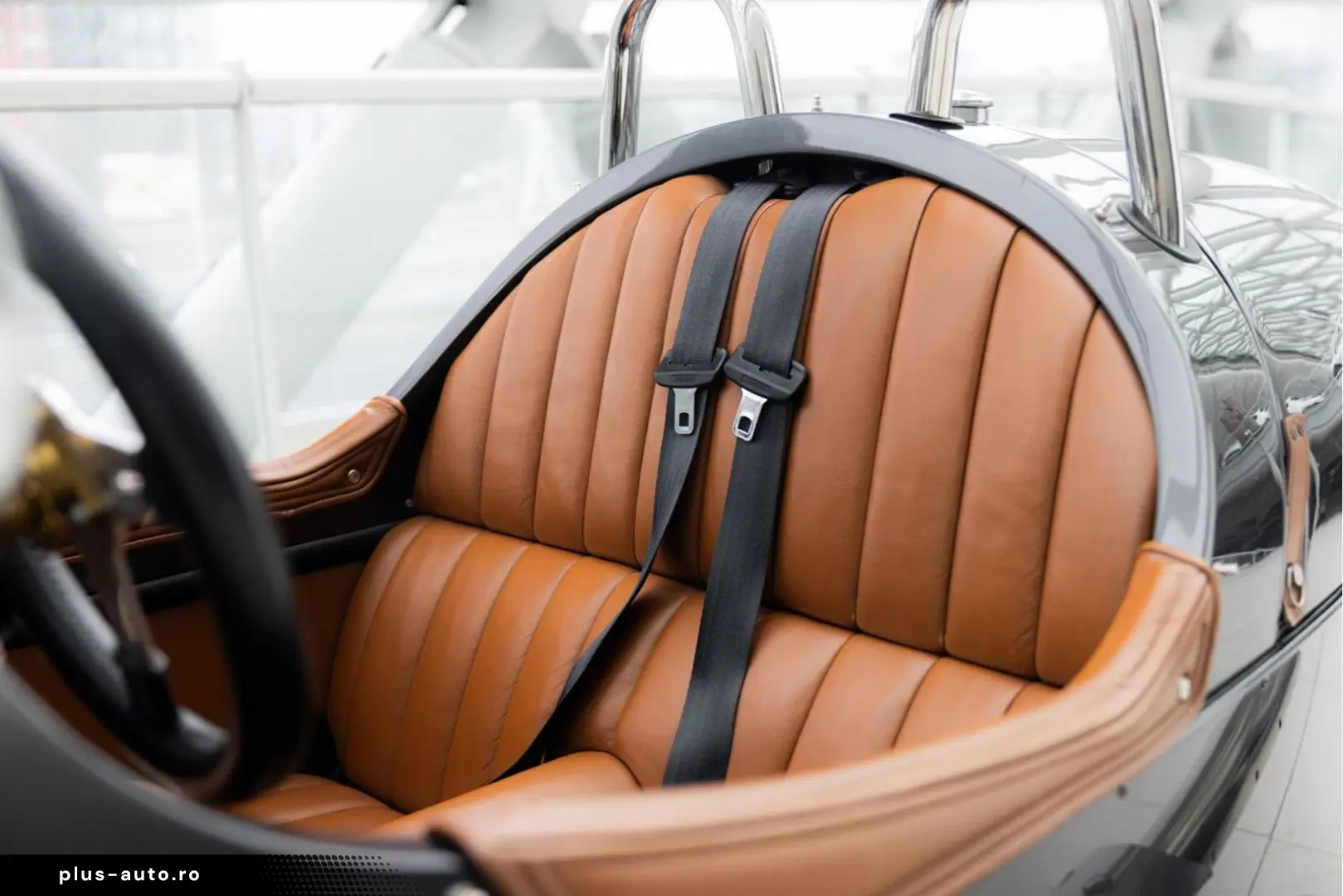 MORGAN 3 Wheeler   NL History   AM Quantom Silver   Man