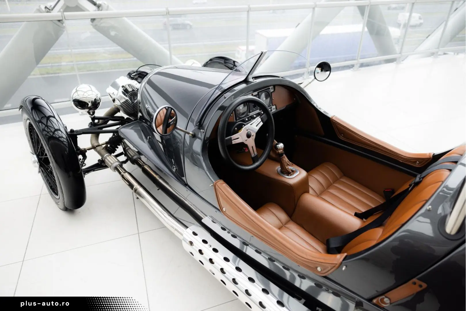 MORGAN 3 Wheeler   NL History   AM Quantom Silver   Man