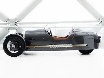 MORGAN 3 Wheeler   NL History   AM Quantom Silver   Man