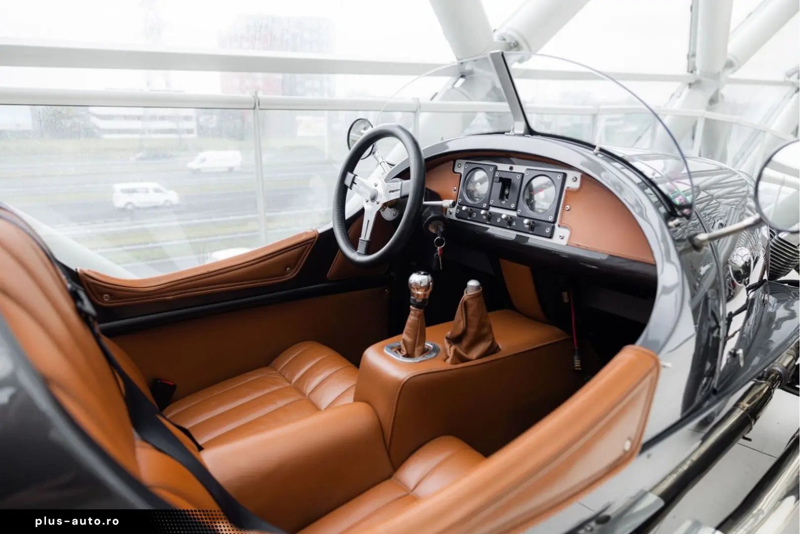 MORGAN 3 Wheeler   NL History   AM Quantom Silver   Man