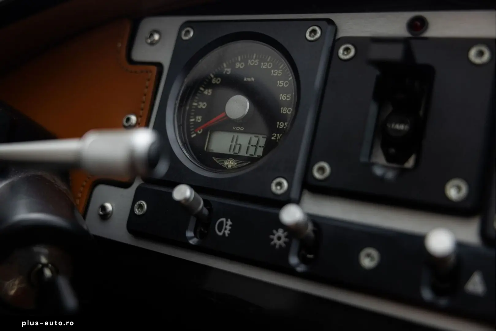 MORGAN 3 Wheeler   NL History   AM Quantom Silver   Man