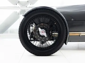 MORGAN 3 Wheeler   NL History   AM Quantom Silver   Man